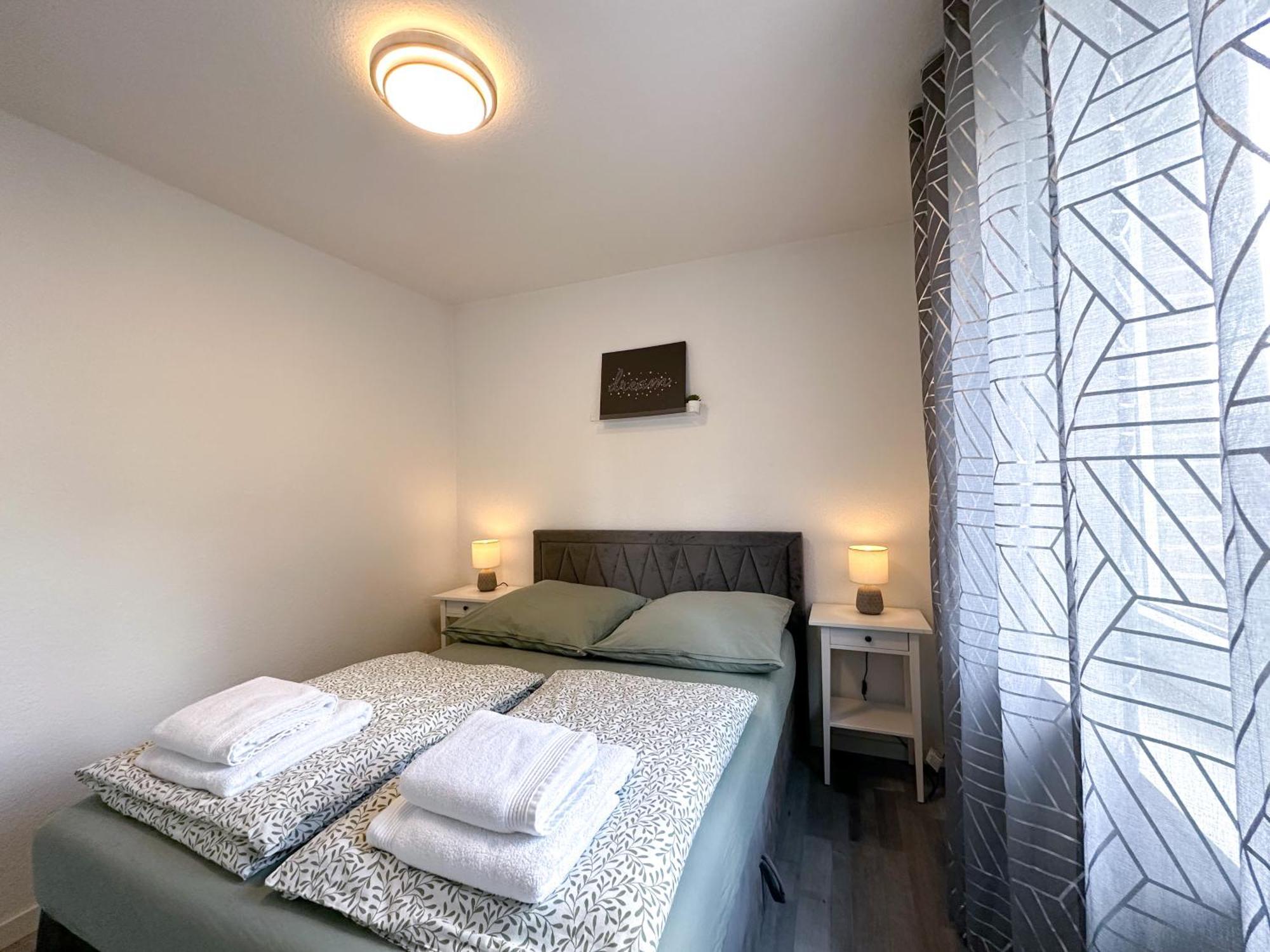 Stilvolles, Frisch Renoviertes 2Zi Apartment Mit Kueche Und Balkon In Kliniknaehe Бад Ойнхаузен Екстериор снимка
